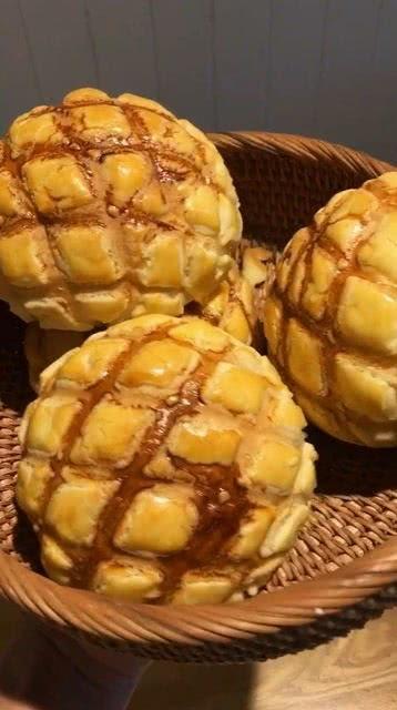 菠萝包网红,甜蜜诱惑，烘焙界的明星传奇