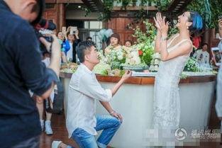 男明星求婚花絮图片,男明星求婚花絮图曝光，甜蜜花海见证爱情誓言