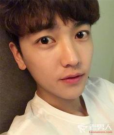 明星杨梓鑫,闪耀星途，青春偶像的蜕变之路